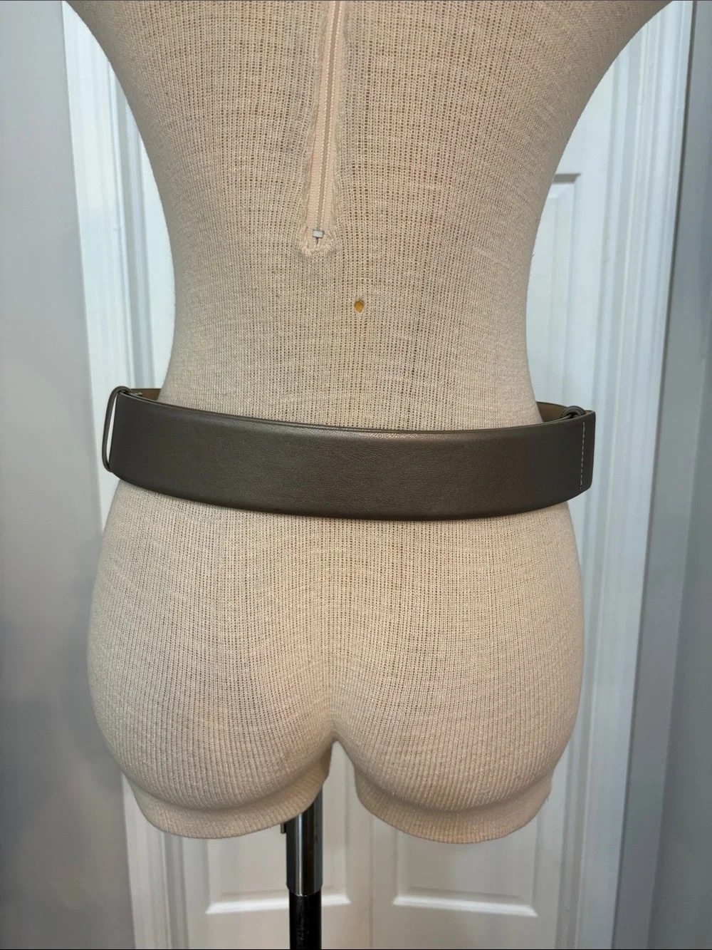 Wynne Collection pewter adjustable wide belt with silver buckle